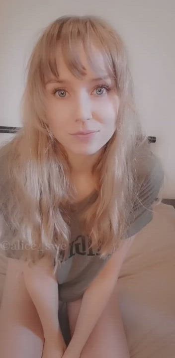 Hope you like my little morning dance 🥰 it's my bday today! [19, swedish] 💙💛🇸🇪