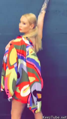 Iggy-Azalea-twerk-Sexy-HotCelebsTube (8)