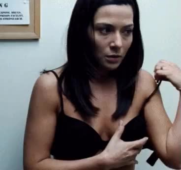 Marisol Nichols ~ Topless in "Felon"(NSFW)