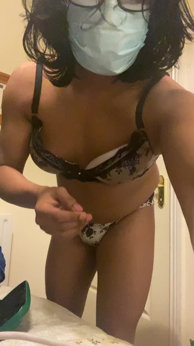 Showing myself in my lingerie