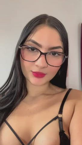 19 years old big tits camsoda camgirl close up kiss latina tits gif