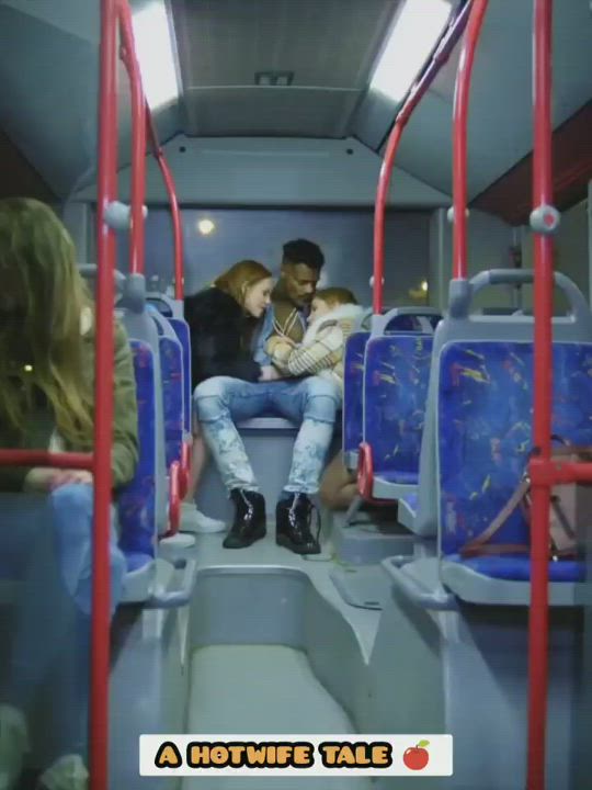 Ella Hughes &amp; Jia Lissa - "Bus!" ♠