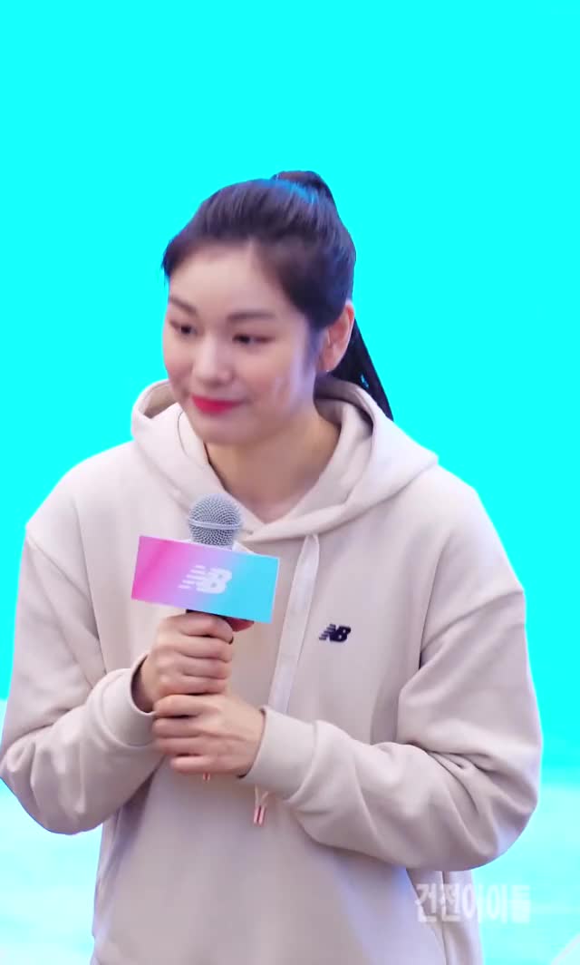 김연아(Kim Yuna) 뉴발란스 팬사인회 짤티비 - JJTV.KR