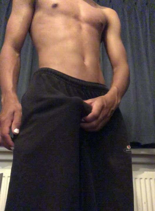 i heard you like sweatpants reveals? ;)