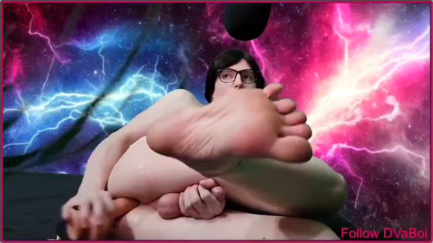 Is there enough feet in this Gif?