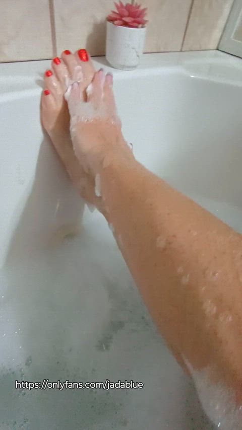 barefootmilf bath bathtub foot foot fetish gif