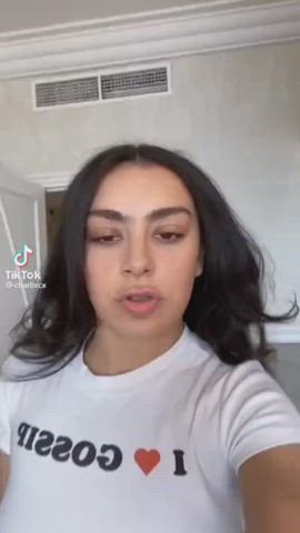 Charli's TikTok 2022/05/26