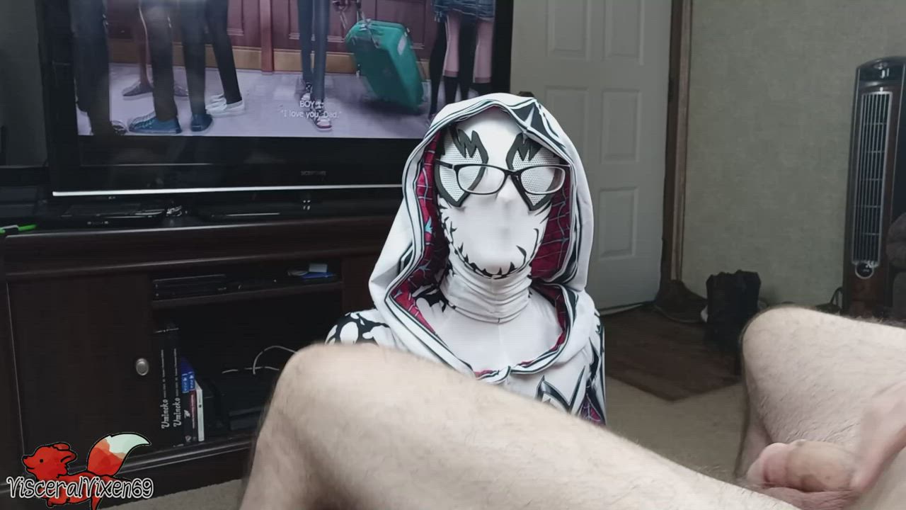 Cosplayers can be silly even when filming porn
