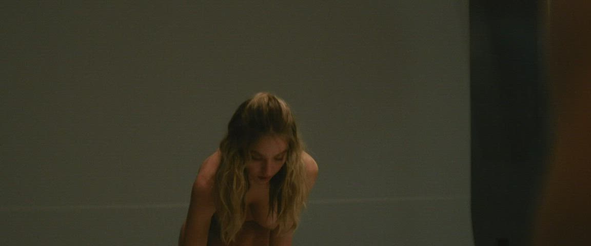 Sydney Sweeney gif