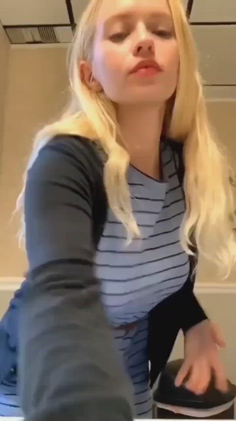 amateur big tits blonde on/off pawg public solo tits gif