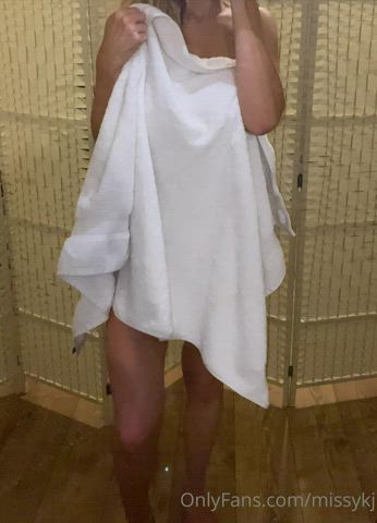 Big Tits Mirror Shaved Pussy Towel gif