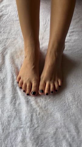 cute feet feet fetish foot foot fetish foot worship nails onlyfans redhead toes gif