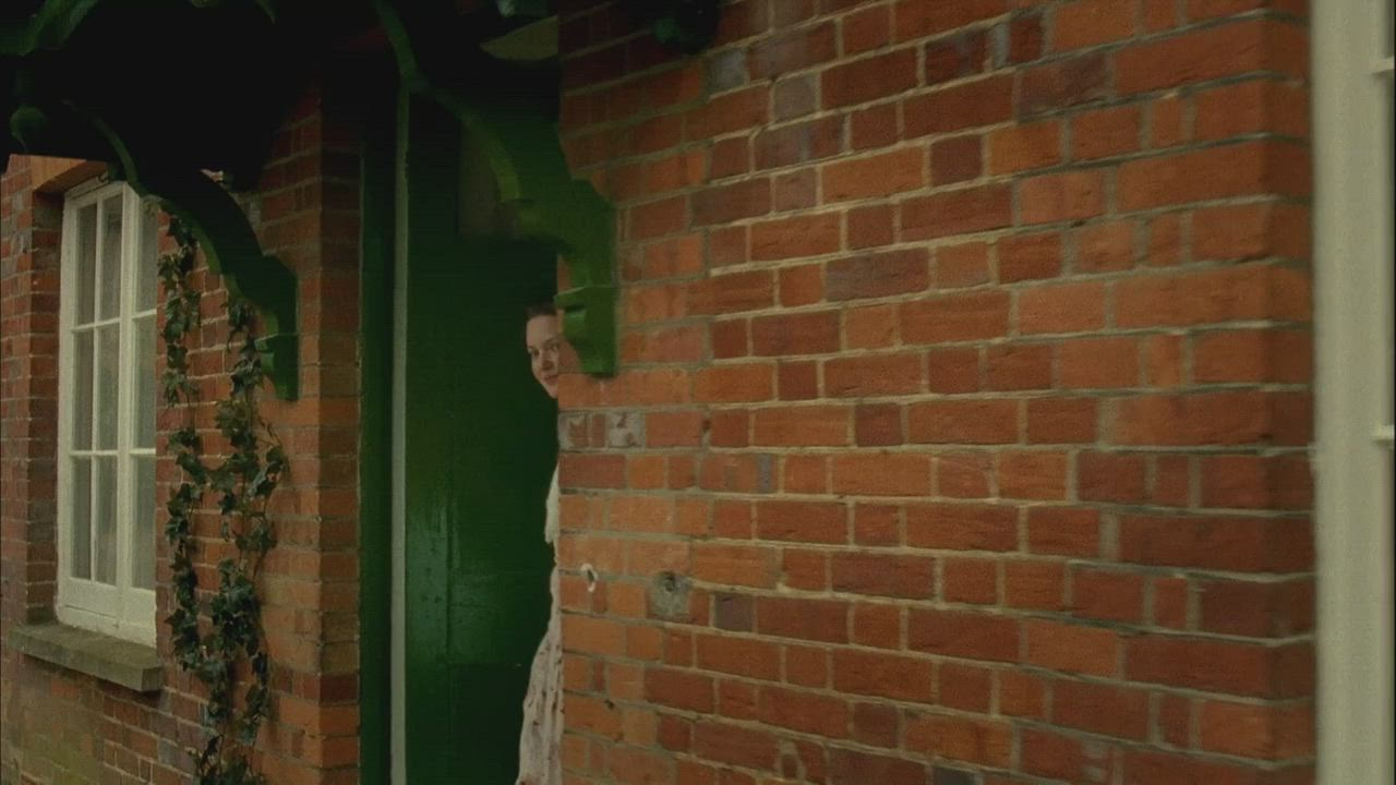 Holliday Grainger gif