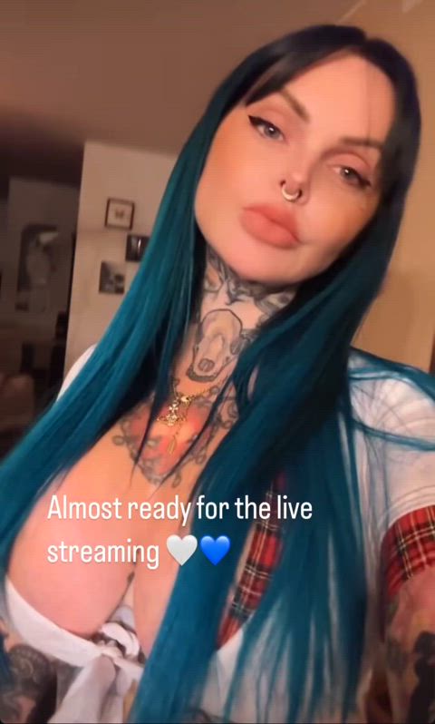 Preparing for her live stream earlier today