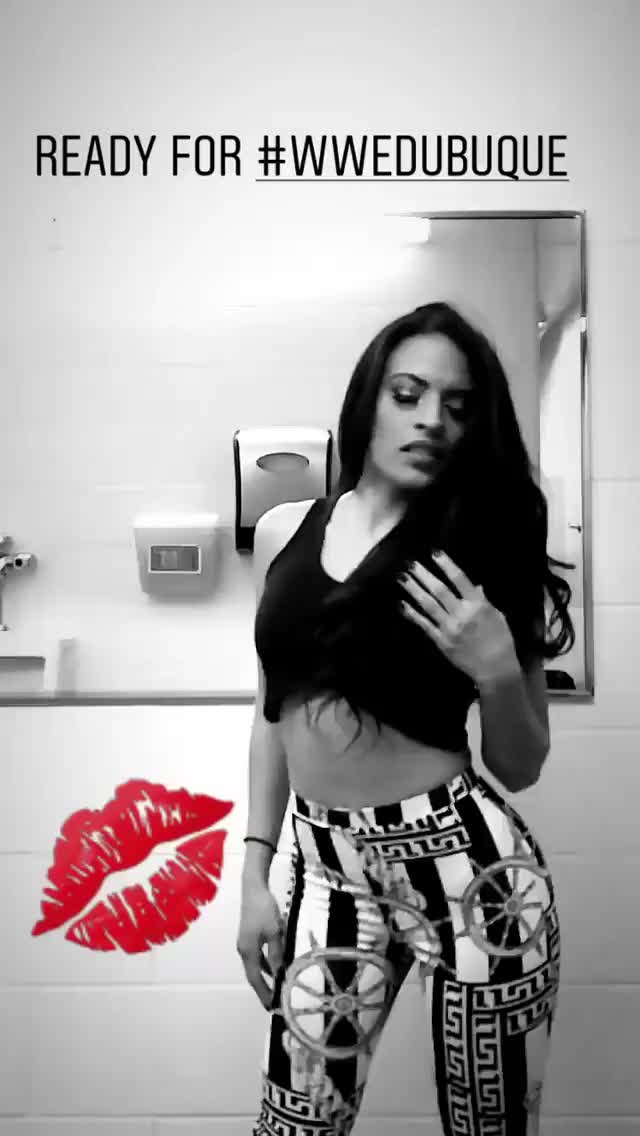 Zelina Sexy