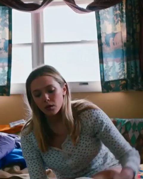 Elizabeth olsen ass