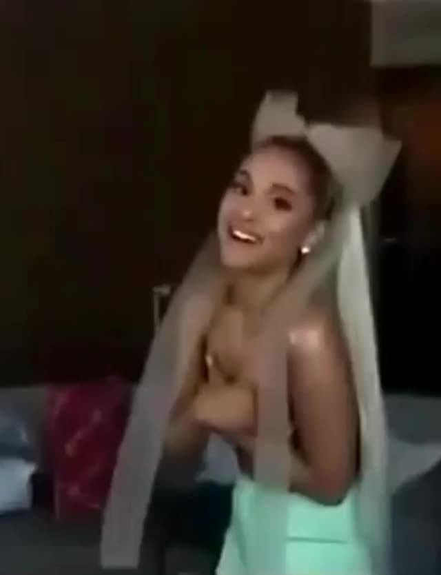 Topless Ariana Grande