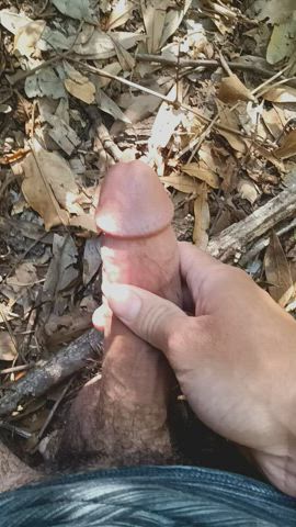 First morning long penis peeing outside! 😉🍆💦💦