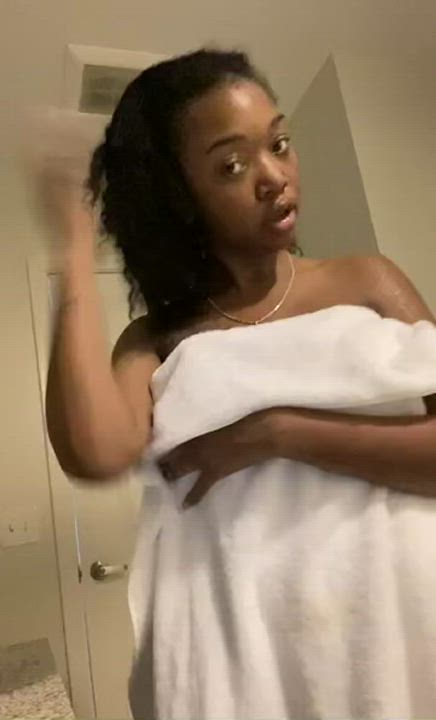 Sexy ebony boobs [reveal]