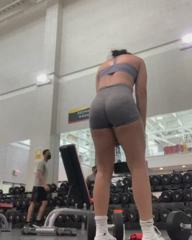 amateur big ass blue eyes brunette college fitness gym natural tits pawg sneakers