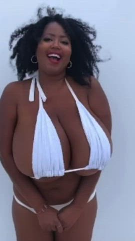 bikini huge tits jiggling gif