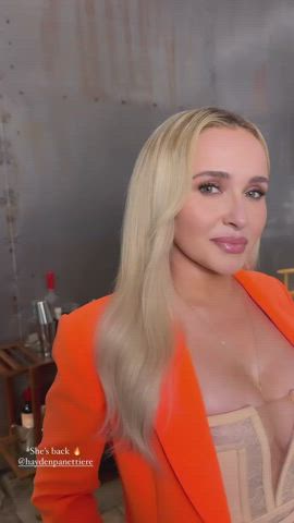 big tits blonde celebrity cleavage hayden panettiere natural tits gif