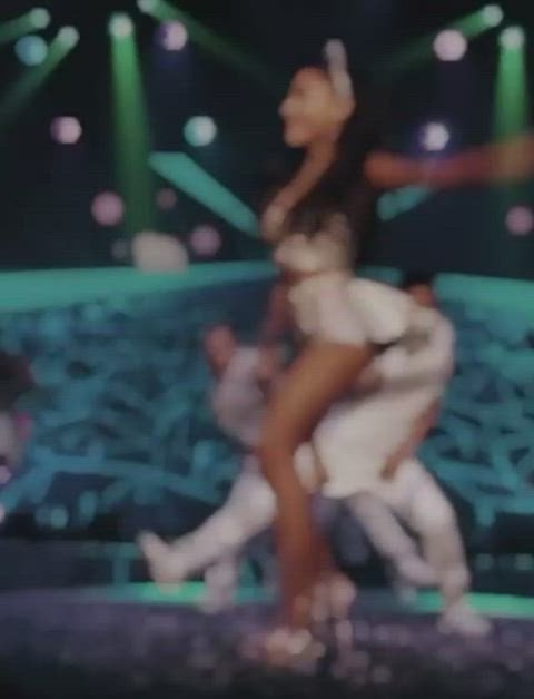 Just Ariana being a hot tease