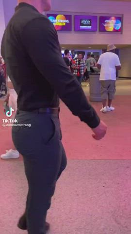 Big Ass Bubble Butt Clothed Gay Outdoor TikTok gif