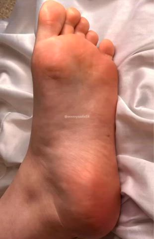 18 years old feet onlyfans tease teen gif