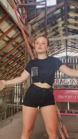 Brazilian Celebrity Dancing Teen TikTok gif