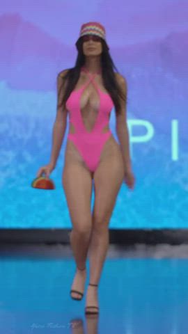 jiggling model swimsuit gif