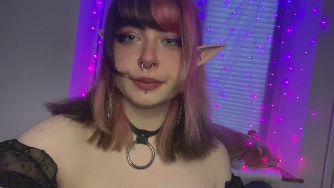 Just a slutty Elf girl showing off her Body🥺 if u like what i post pls consider