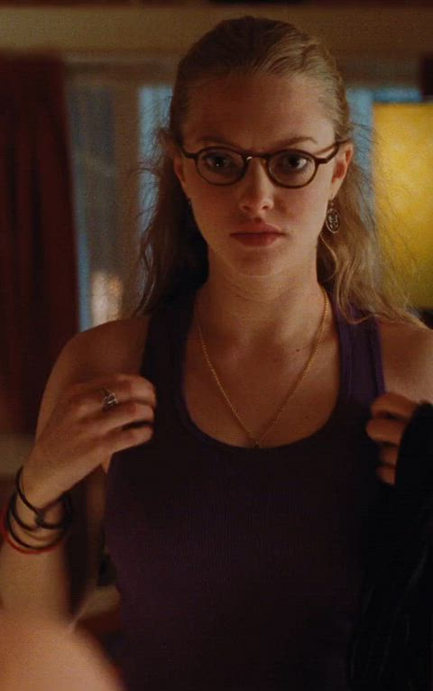 amanda seyfried celebrity female glasses gif