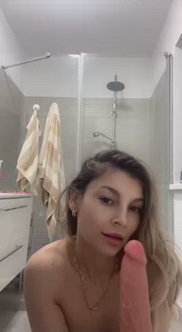 When I m sucking a big dick I offer 45% 👅 link below 👇👇👇