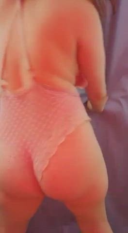 big ass bubble butt clothed dancing non-nude gif