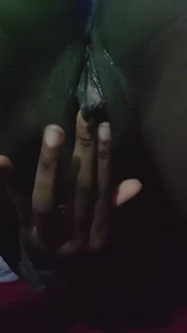 Rubbing my pierce pussy until I squirt 💦👅 link 👇