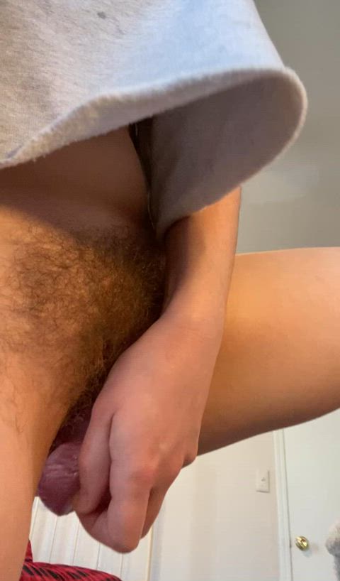 letting it slide down my hole🥵