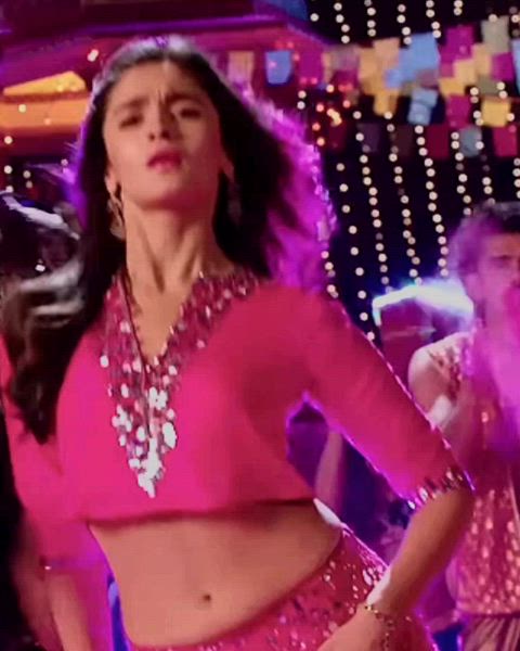 Alia bhatt young jiggling navel