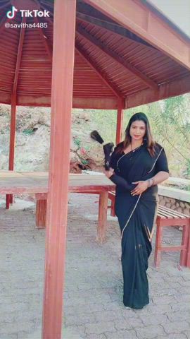 TikTok Indian MILF Saree gif