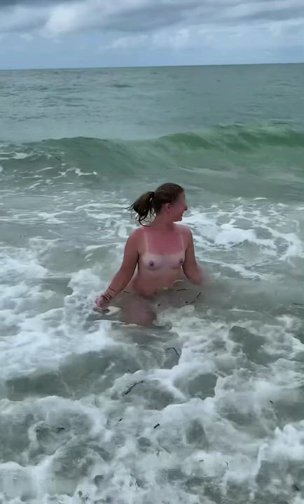 The cold water felt amazing on my tits 😋
