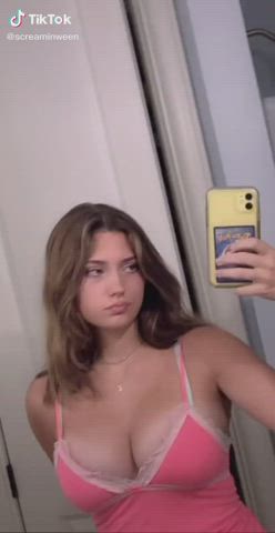 Cleavage Pretty TikTok gif