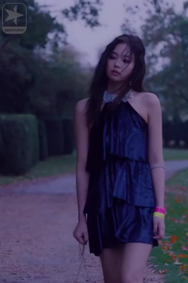 Jennie - 'SOLO' M/V