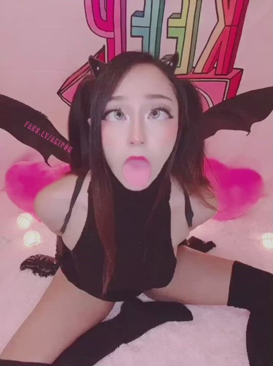 A horny succubus wants your cum ?