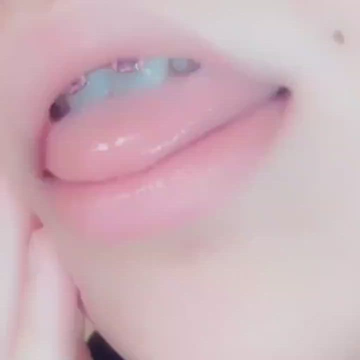 need some help painting my braces :3