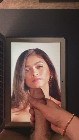 Zendaya Cumtribute