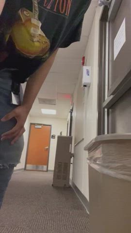 Cuming in my schools hallway