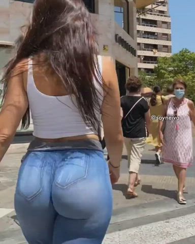 Amateur Big Ass Jeans Latina Outdoor gif