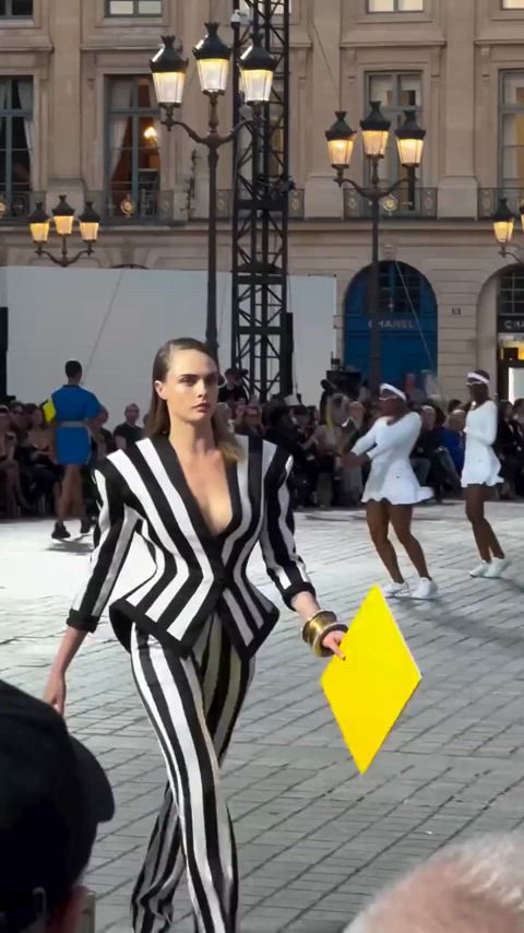 ass cara delevingne sideboob gif