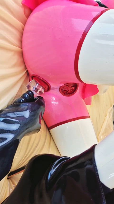 I'm a living fuckdoll! All my latex suits even have integrated vaginal and anal condoms!