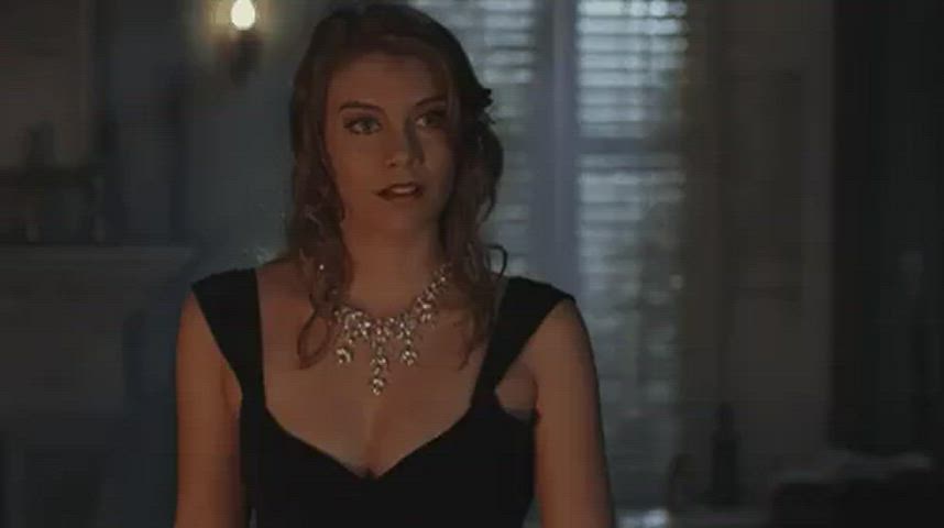 british cleavage lauren cohan gif